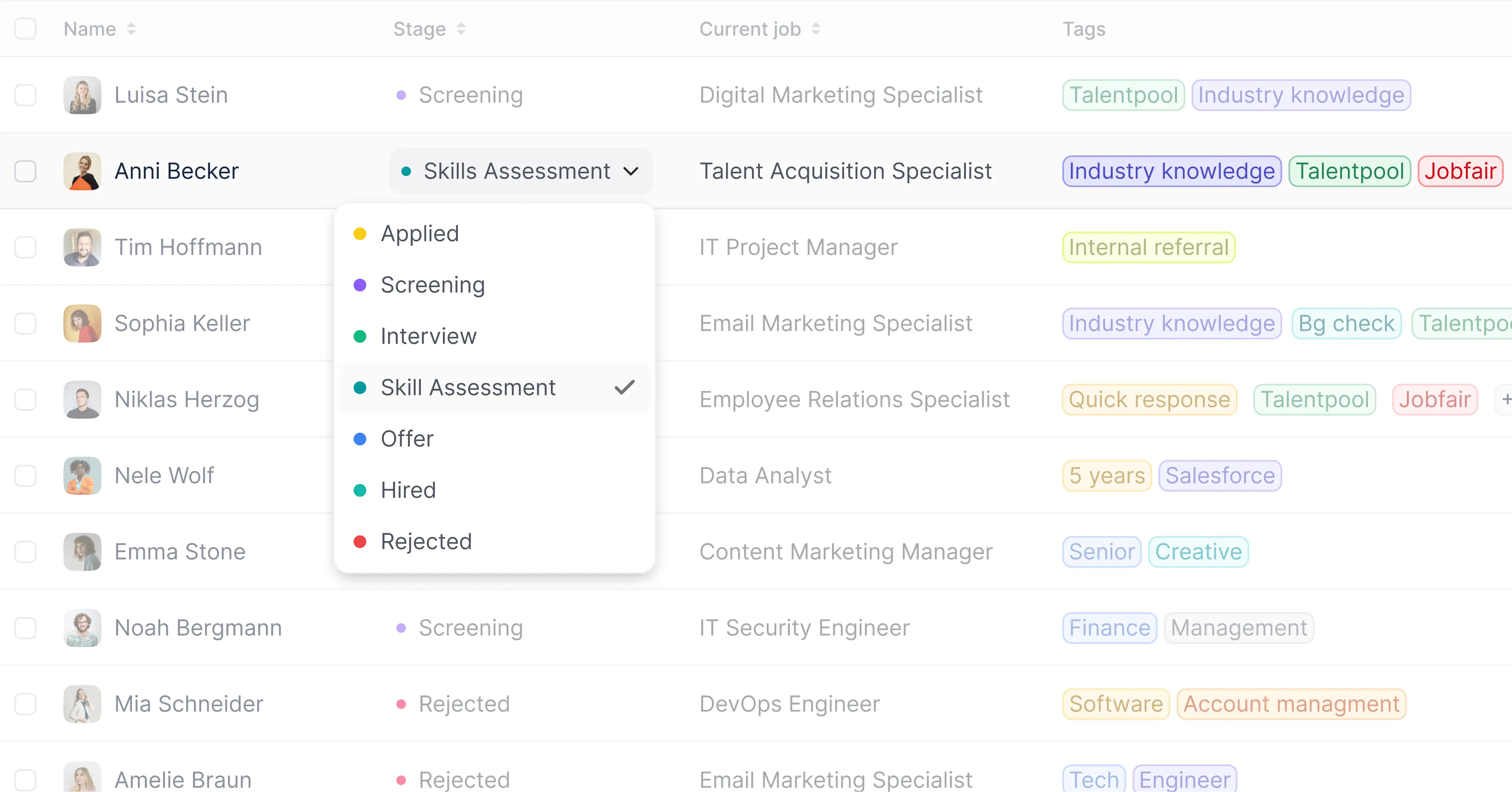 Editing the candidate’s status right within the candidates list